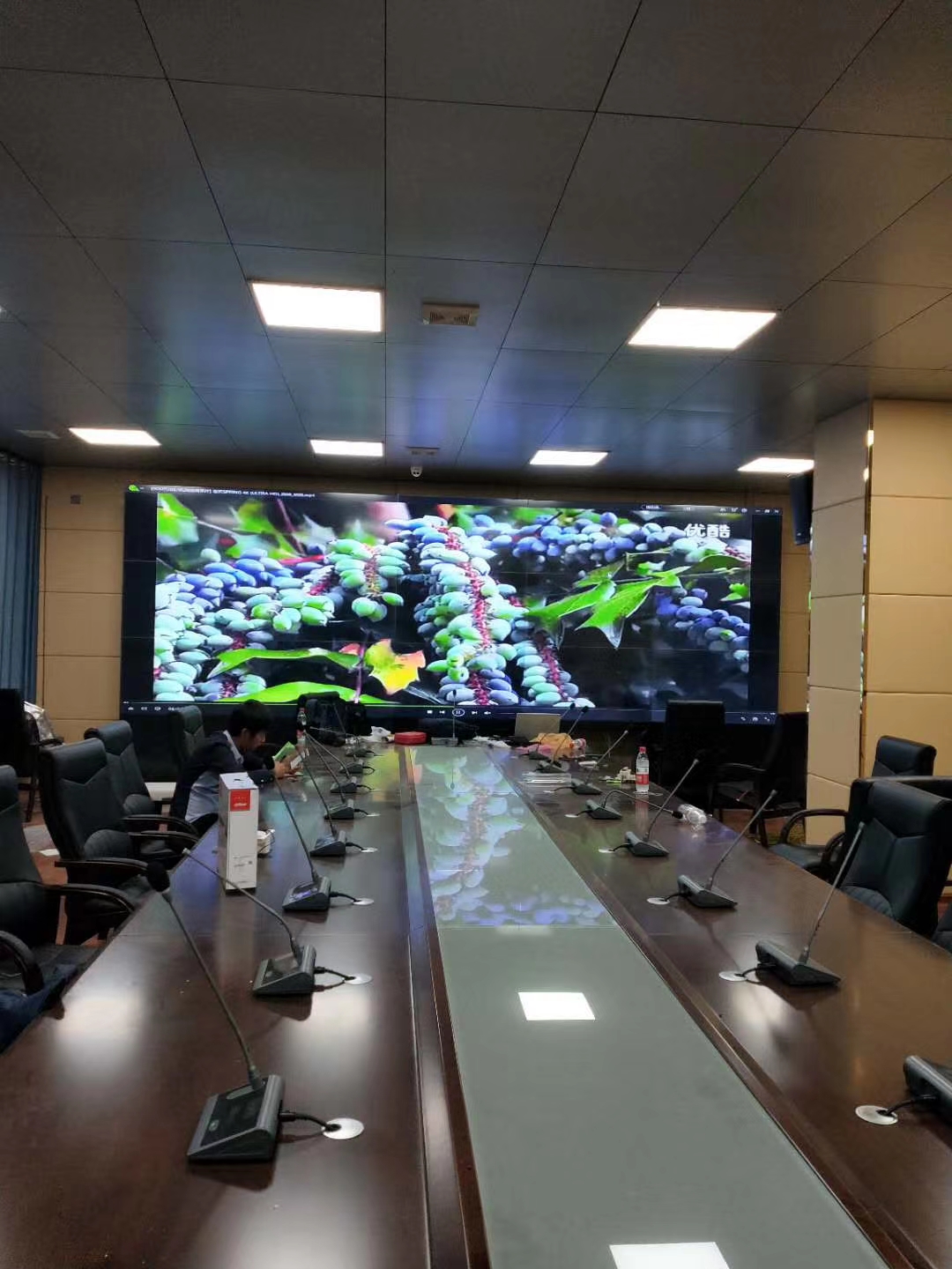 室内高清小间距全彩LED显示屏会议系统